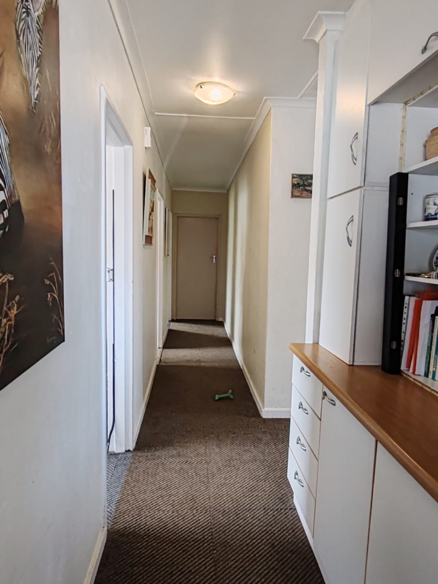 4 Bedroom Property for Sale in Palmiet Western Cape